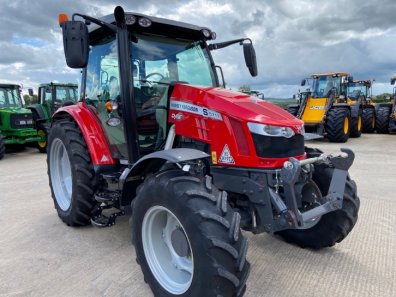 Massey Ferguson 5711S Essential
