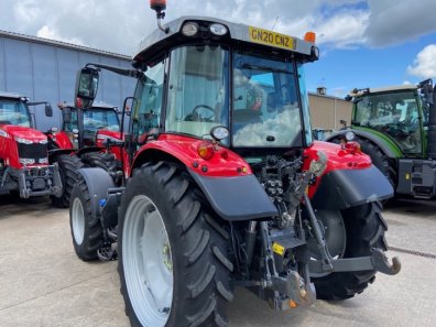 Massey Ferguson 5711S Essential