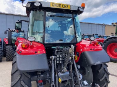 Massey Ferguson 5711S Essential