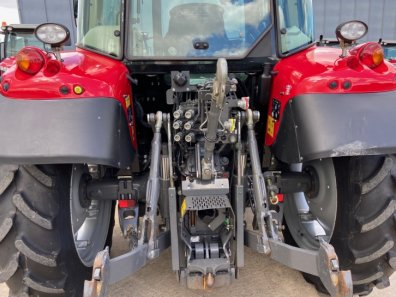 Massey Ferguson 5711S Essential