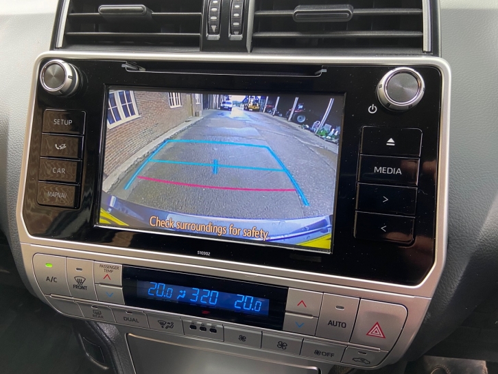 Toyota Landcruiser Active LWB commercial 2.8 Diesel