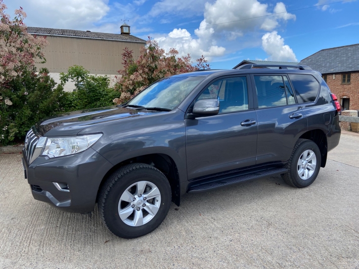Toyota Landcruiser Active LWB commercial 2.8 Diesel