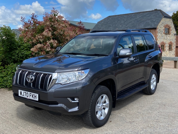 Toyota Landcruiser Active LWB commercial 2.8 Diesel