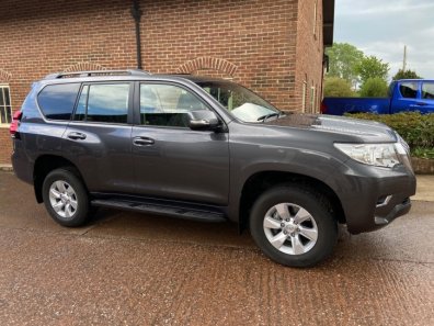 Toyota Landcruiser Active LWB commercial 2.8 Diesel