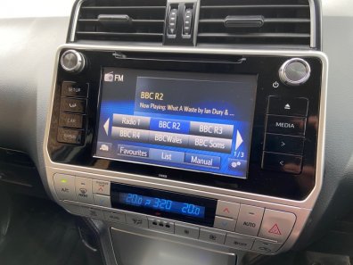 Toyota Landcruiser Active LWB commercial 2.8 Diesel