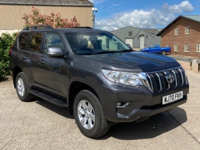 Toyota Landcruiser Active LWB commercial 2.8 Diesel