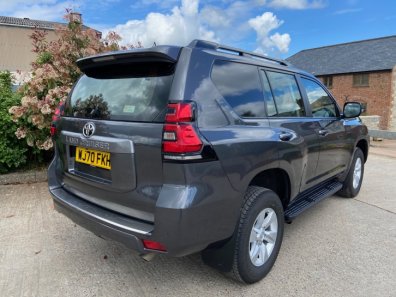Toyota Landcruiser Active LWB commercial 2.8 Diesel