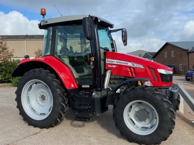 Massey Ferguson 5711S Efficient