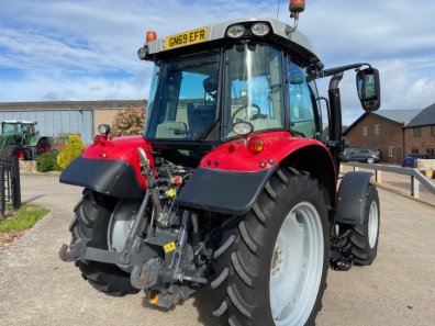 Massey Ferguson 5711S Efficient