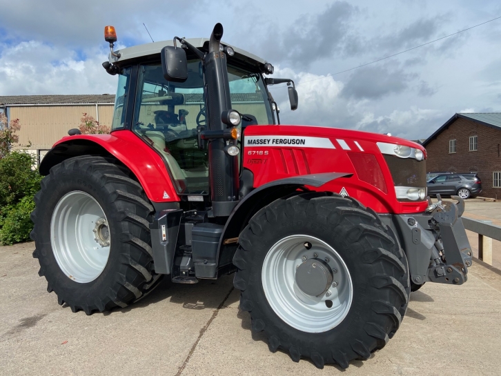 Massey Ferguson 6718S Exclusive