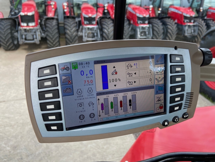 Massey Ferguson 6718S Exclusive