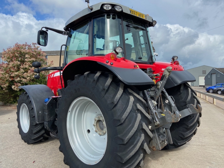 Massey Ferguson 6718S Exclusive