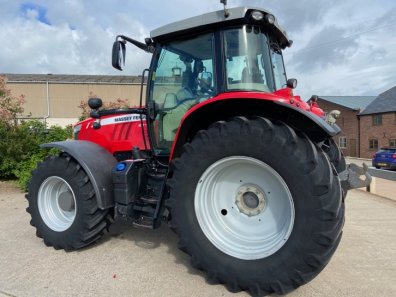 Massey Ferguson 6718S Exclusive