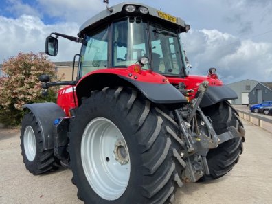 Massey Ferguson 6718S Exclusive