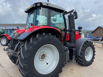 Massey Ferguson 6718S Exclusive