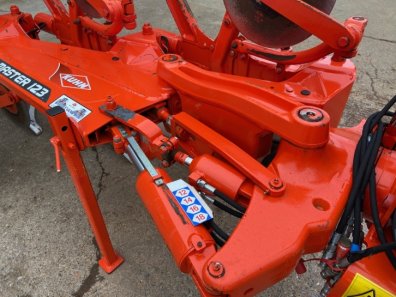 Kuhn Vari-Master 123 plough
