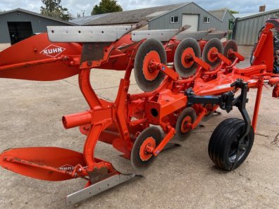Kuhn Vari-Master 123 plough
