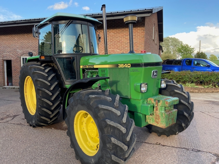 John Deere 3640