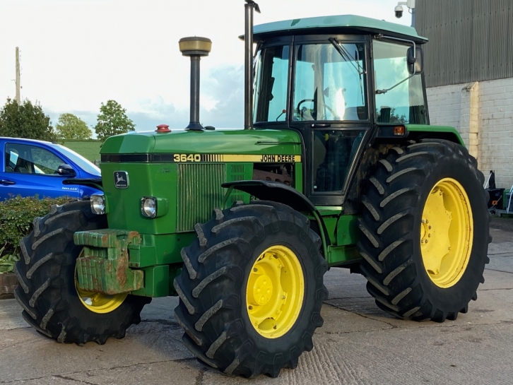 John Deere 3640