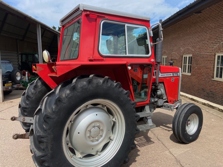 Massey Ferguson 575