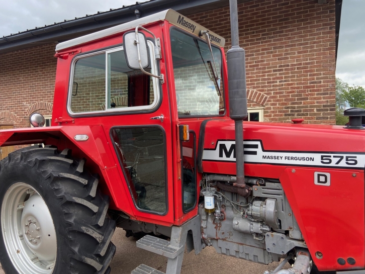 Massey Ferguson 575