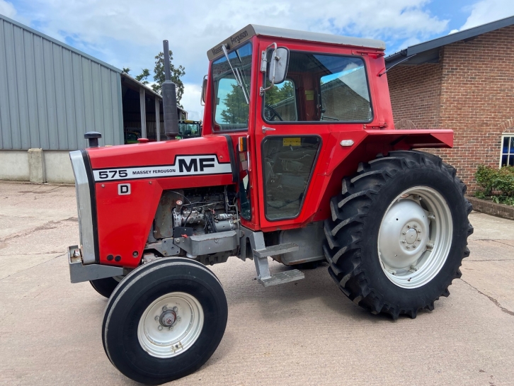 Massey Ferguson 575