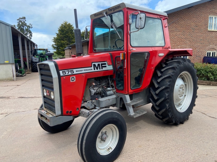 Massey Ferguson 575