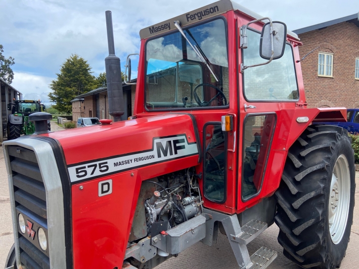 Massey Ferguson 575