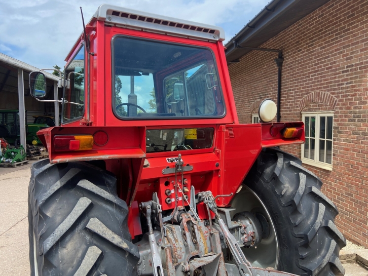 Massey Ferguson 575