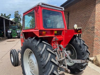 Massey Ferguson 575
