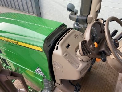 John Deere 6250R