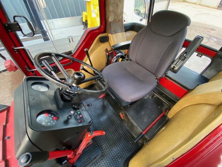 International 956XL
