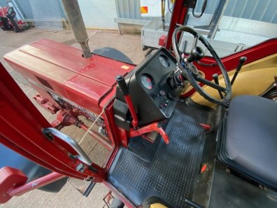International 956XL
