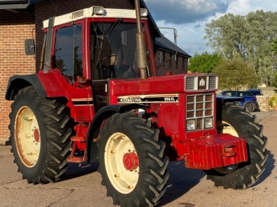 International 956XL