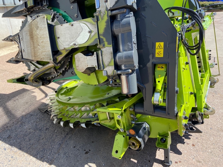 Claas Orbis 600 8 row maize header
