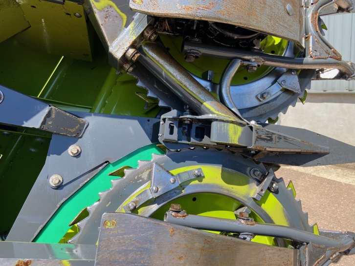 Claas Orbis 600 8 row maize header
