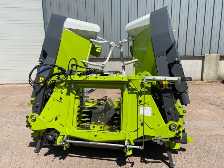 Claas Orbis 600 8 row maize header