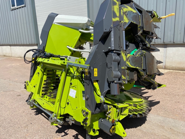 Claas Orbis 600 8 row maize header
