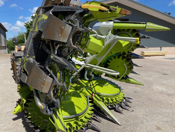 Claas Orbis 600 8 row maize header