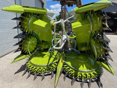 Claas Orbis 600 8 row maize header
