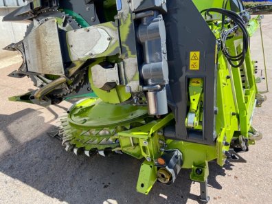 Claas Orbis 600 8 row maize header