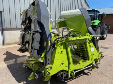 Claas Orbis 600 8 row maize header