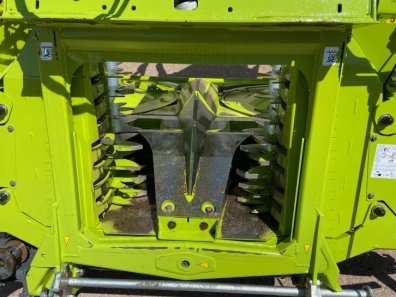Claas Orbis 600 8 row maize header
