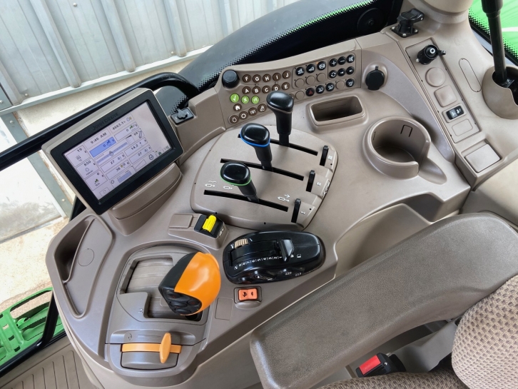 John Deere 6150R