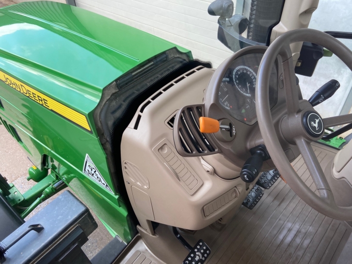 John Deere 6150R