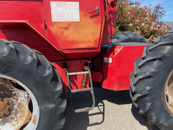 Massey Ferguson 1200
