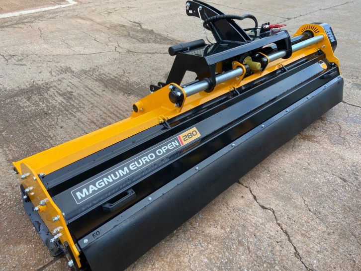 McConnel Magnum Euro Open 280 flail topper