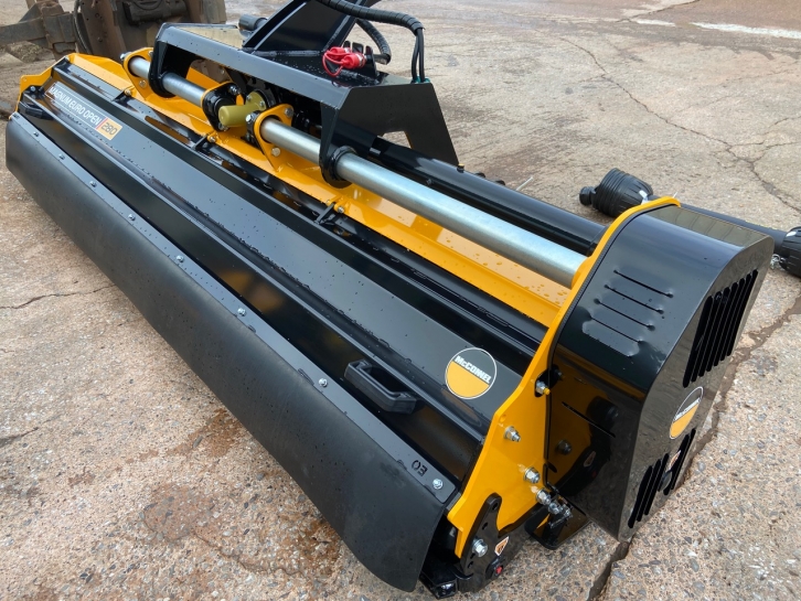 McConnel Magnum Euro Open 280 flail topper