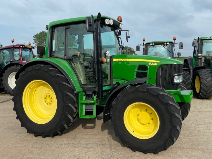 John Deere 6330