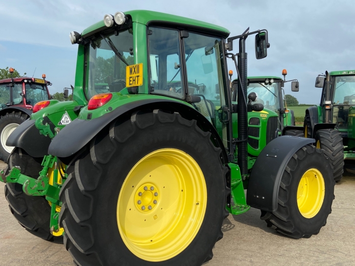 John Deere 6330